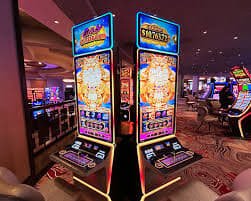 Antarmuka aplikasi mobile ipar4d menampilkan dashboard utama dengan permainan live dealer